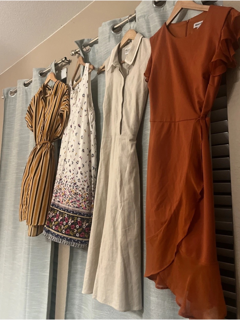 MAKE AN OFFER! 7 Designer Sundresses- Summer Casual Dressy Dresses- Size 10 Med - Picture 3 of 5